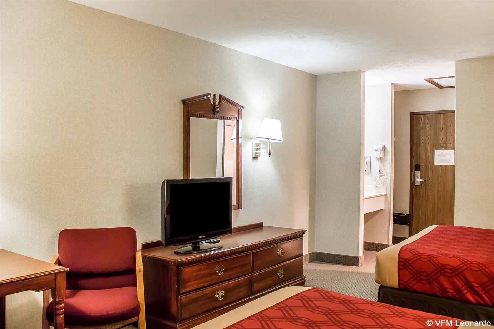Econo Lodge Traverse City Kültér fotó
