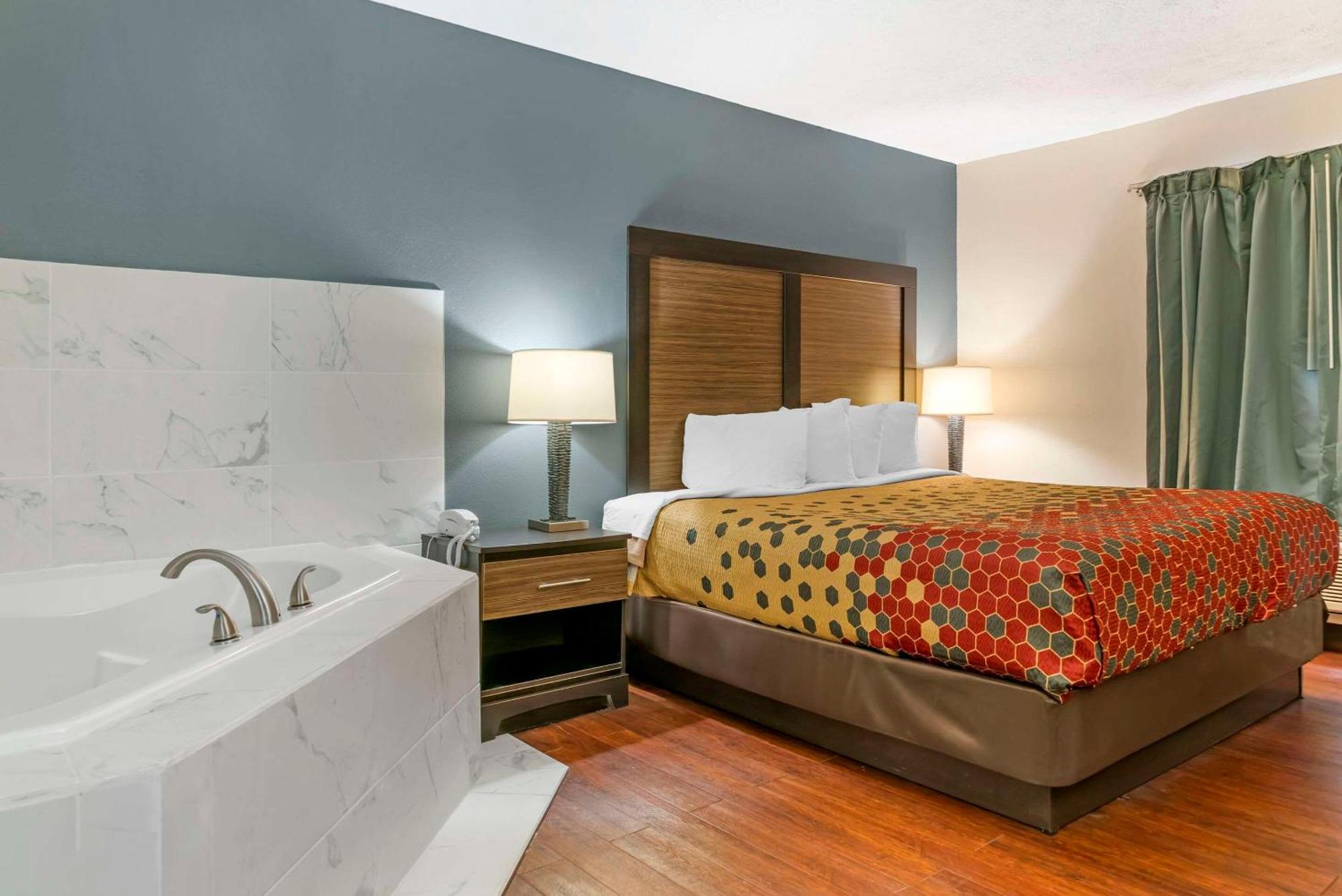 Econo Lodge Traverse City Kültér fotó