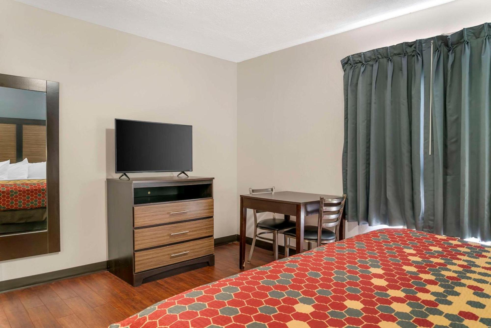 Econo Lodge Traverse City Kültér fotó