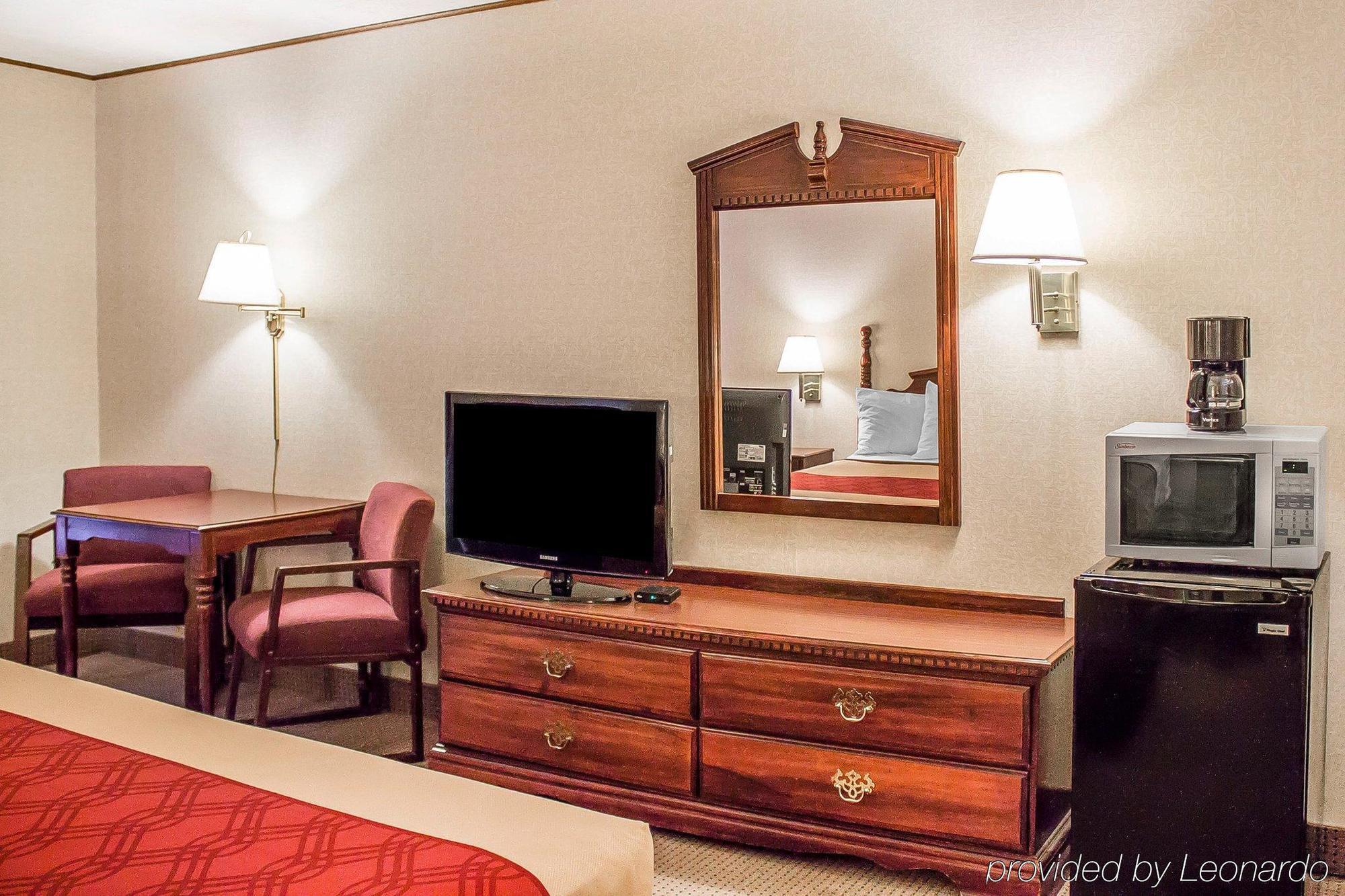 Econo Lodge Traverse City Kültér fotó