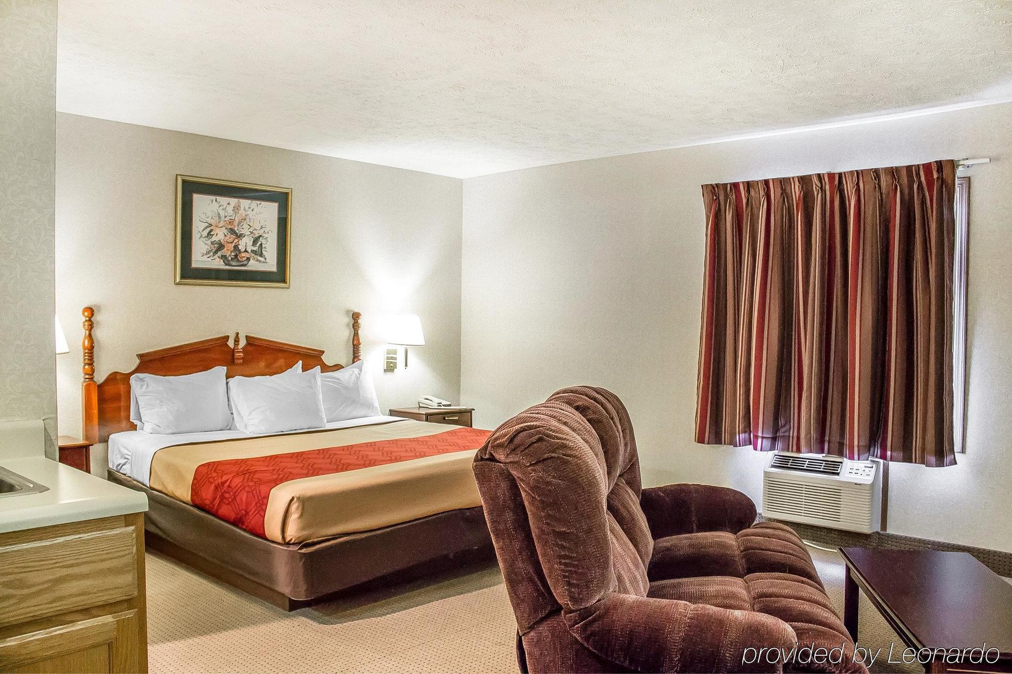 Econo Lodge Traverse City Kültér fotó