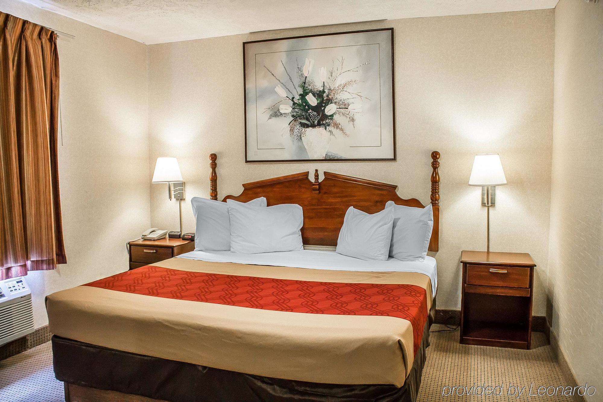 Econo Lodge Traverse City Kültér fotó