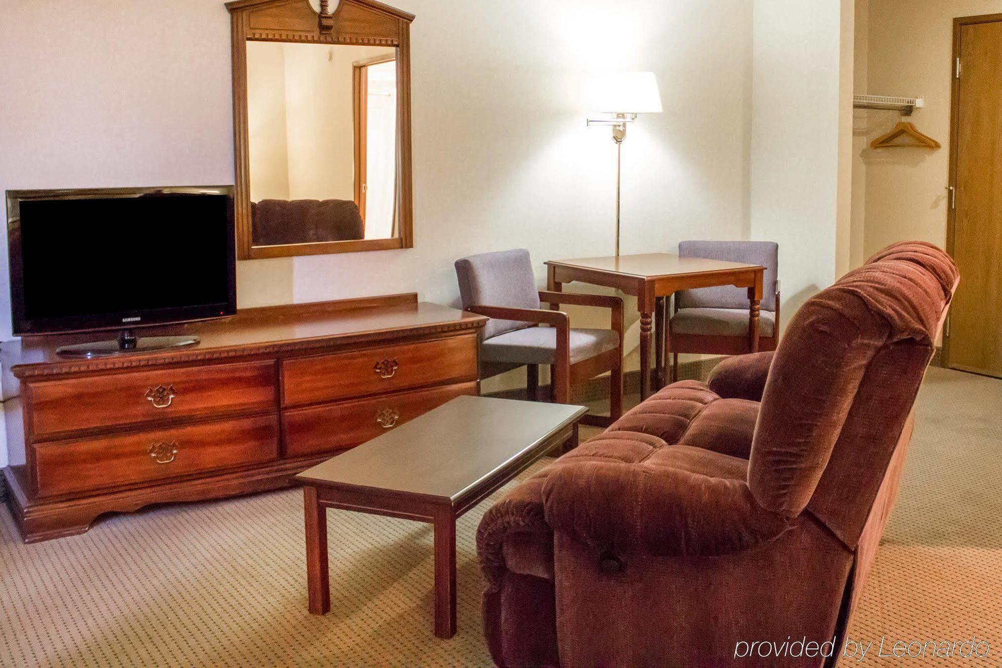Econo Lodge Traverse City Kültér fotó